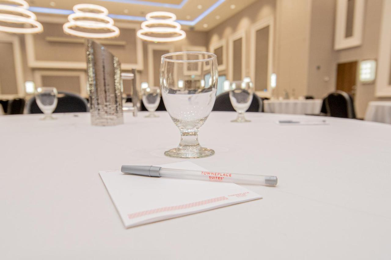 Towneplace Suites By Marriott Brantford And Conference Centre Экстерьер фото