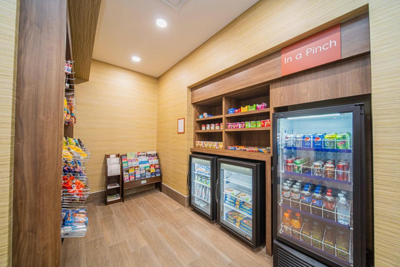 Towneplace Suites By Marriott Brantford And Conference Centre Экстерьер фото
