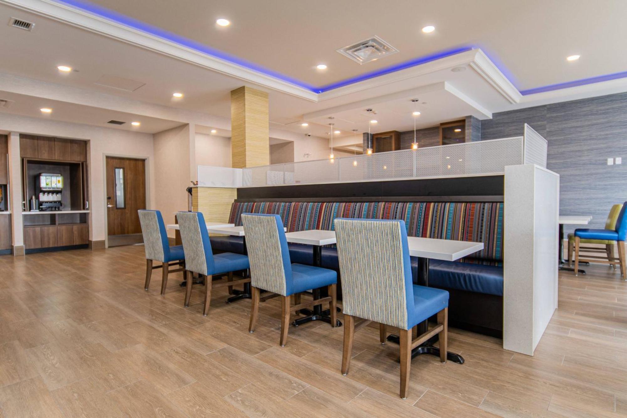Towneplace Suites By Marriott Brantford And Conference Centre Экстерьер фото